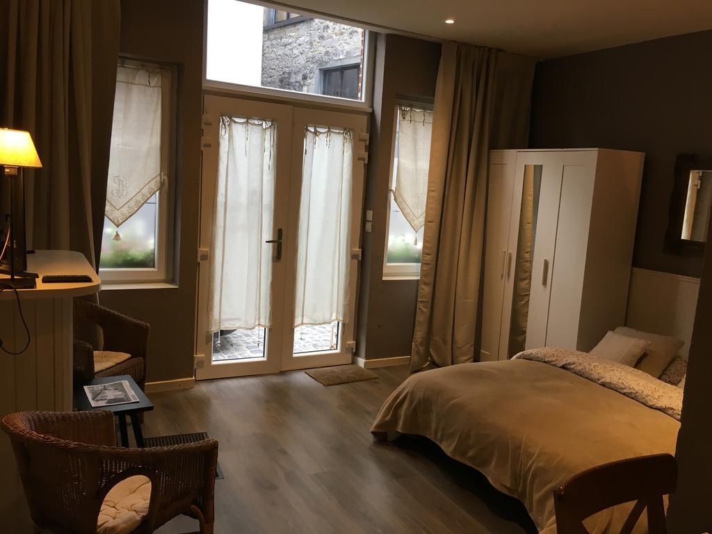 Studio Et Appartement La Tete En L'Air Durbuy Exteriör bild